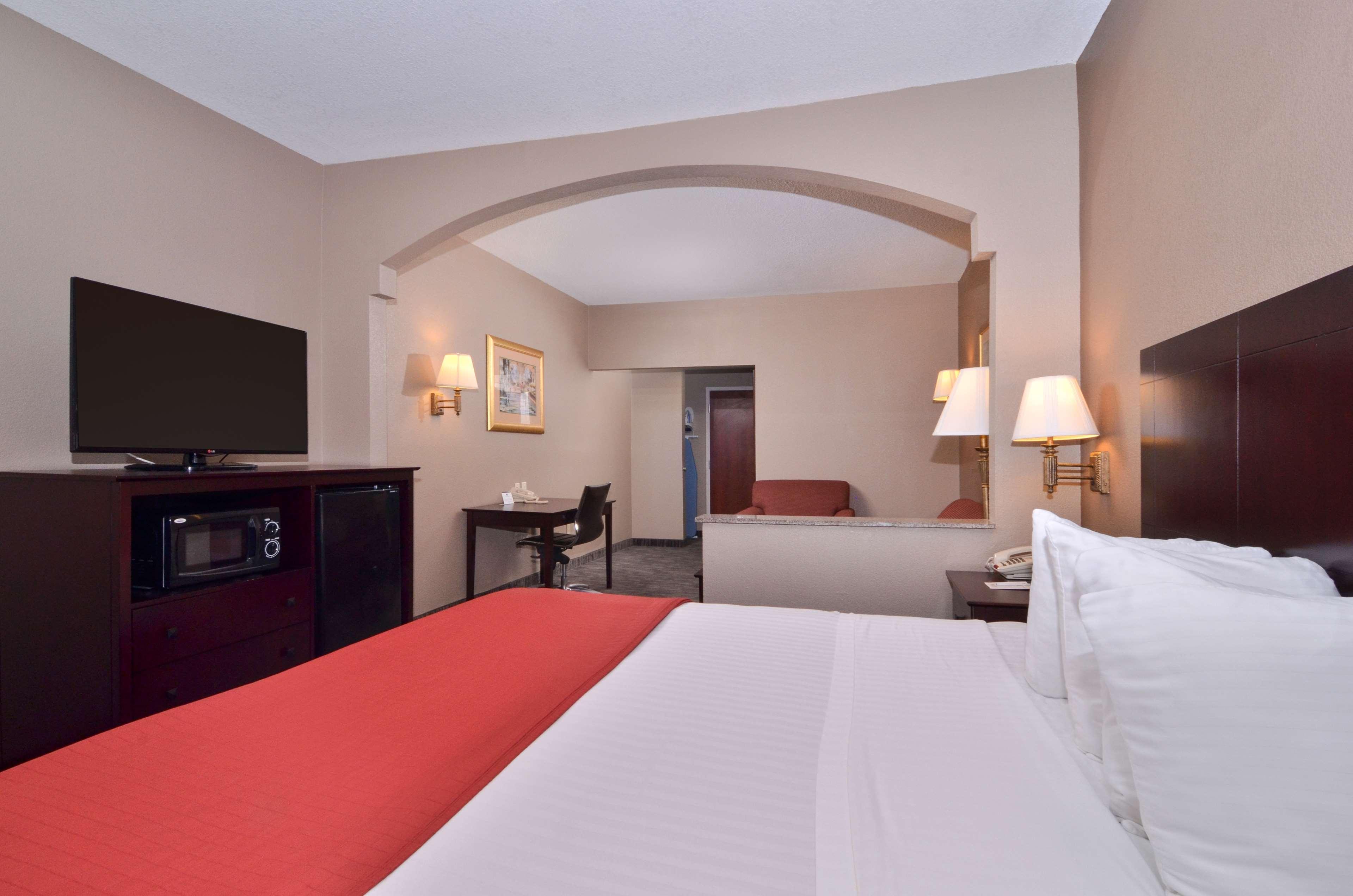 Best Western Dayton Inn & Suites Exterior photo