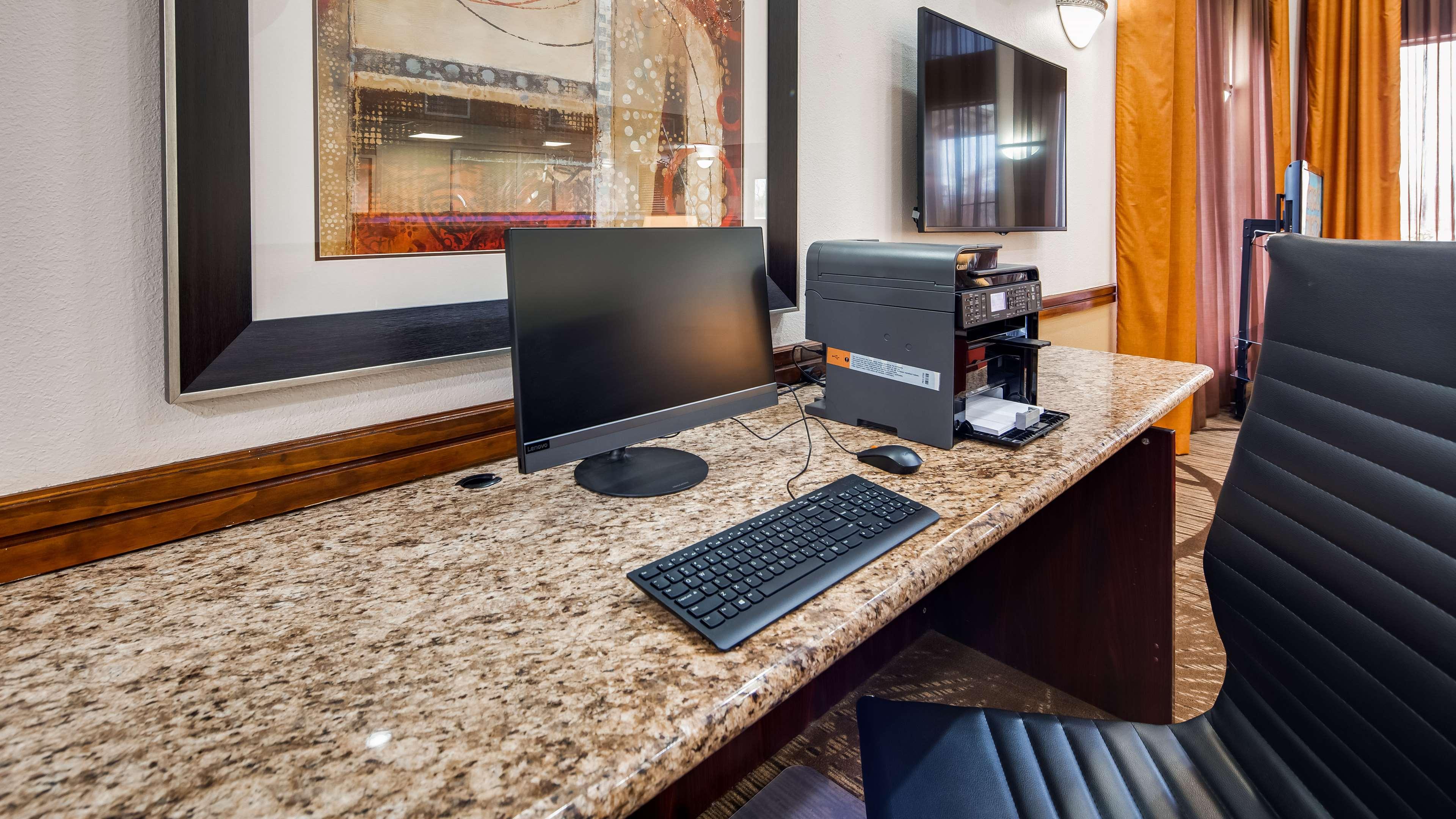 Best Western Dayton Inn & Suites Exterior photo