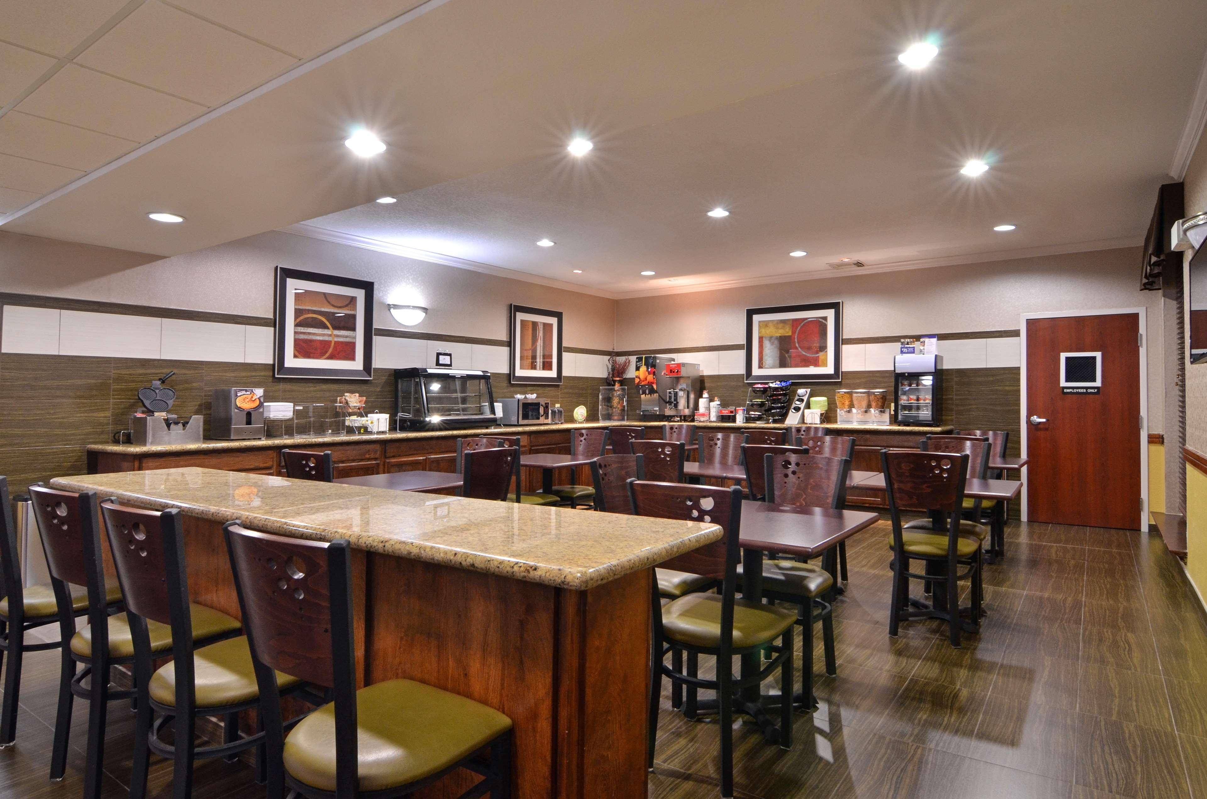 Best Western Dayton Inn & Suites Exterior photo