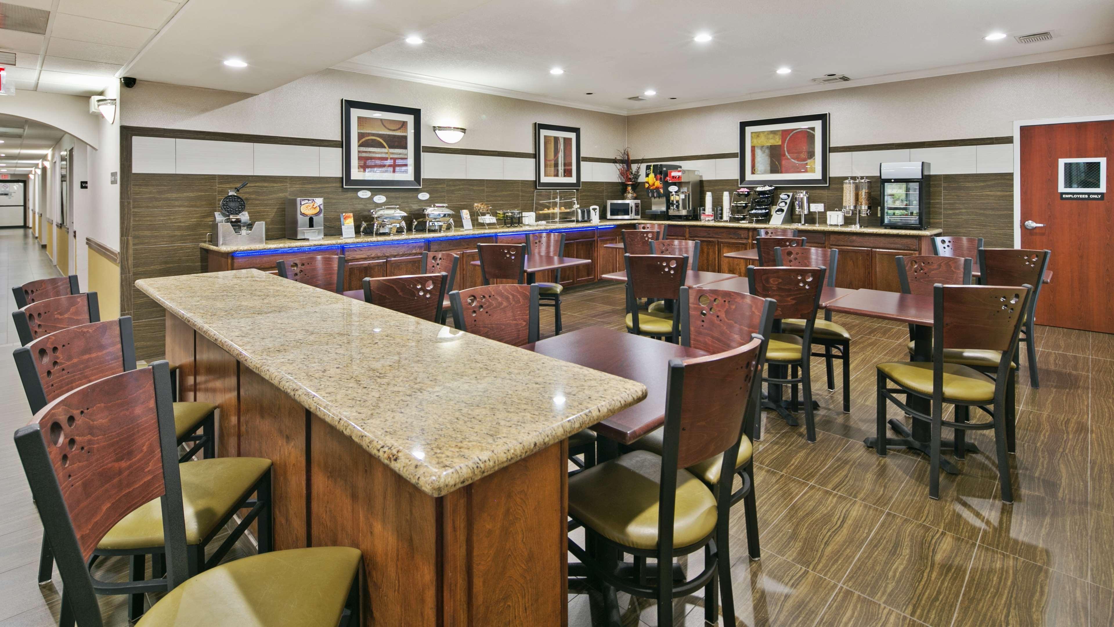 Best Western Dayton Inn & Suites Exterior photo